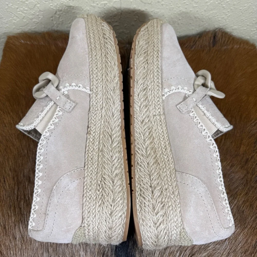 Dolce Vita Jhenee Women 9.5 Platform Espadrille Loafers Beige Suede Chunky Chain